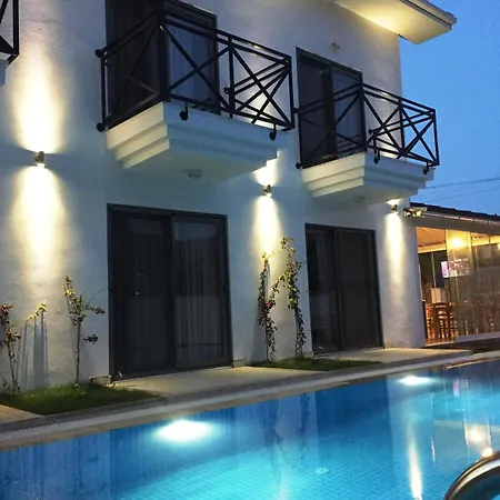 Casa Pallet (adults Only) ホテル 4*